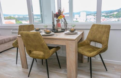 Gabrovo Apartment | Balkan Tower Deluxe Candy