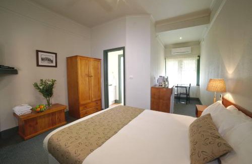 Soldiers Hill Apartment | Ballarat Station Apartments Queen Studio With Spa