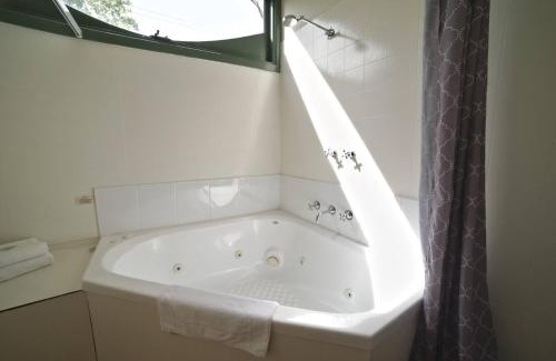 Soldiers Hill Apartment | Ballarat Station Apartments Queen Studio With Spa