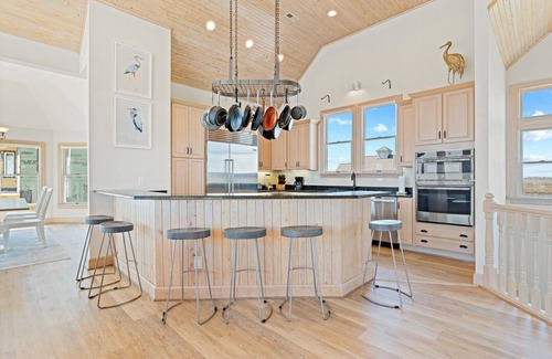 Manteo House | Ballast Point 50 - A Vacationer's Dream on Million Dollar Row