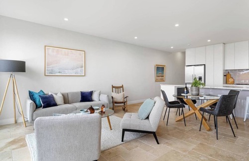 Mosman Apartment | Balmoral Bliss - Expansive Views to Iconic Sydney Heads, steps to Balmoral Beach.