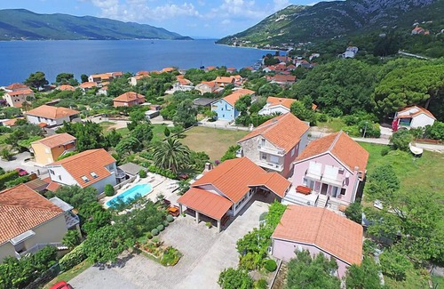 Cove Tri Zala (Zrnovo) Apartment | Balota - Moreška by Interhome