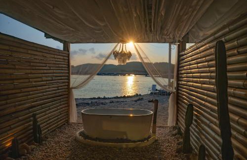 Haad Sang Wan Hotel | Bamboo Beachfront Koh Larn Island