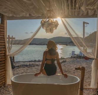 Haad Sang Wan Hotel | Bamboo Beachfront Koh Larn Island