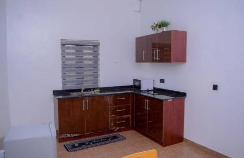 Surulere Apartment | Bamgbose Apartments - Sleeps 2 - Parking - Balcony