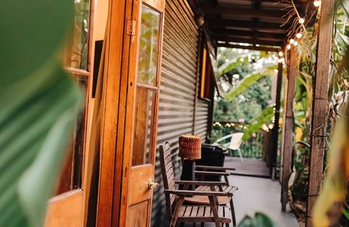 Nambour House | Banana Hut: Cosy, Spacious & Tranquil