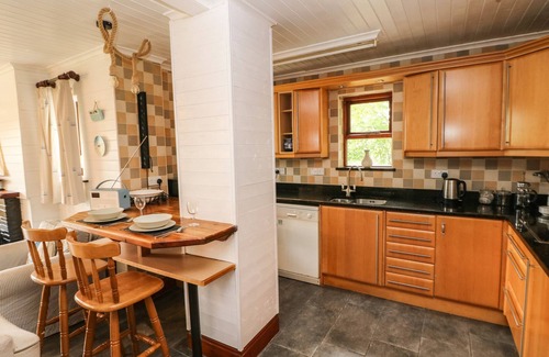 Newport Cottage | BANC Y CAPEL, family friendly in Newport, Pembrokeshire