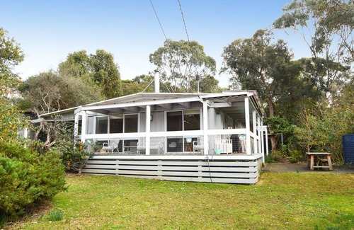 Shoreham House | Banksia on Blake - Quiet location, short walk to beach & fenced yard