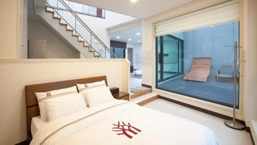 Yangpyeong House | Bao House Pool Villa