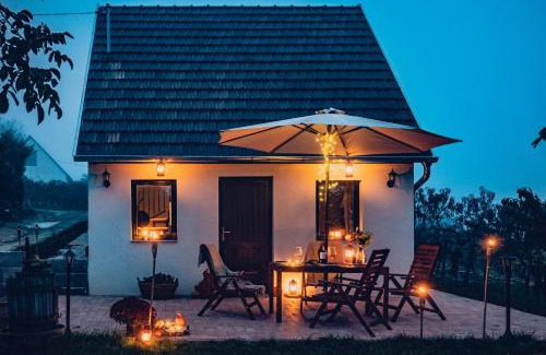 Szekszard Apartment | Barbár Borbár