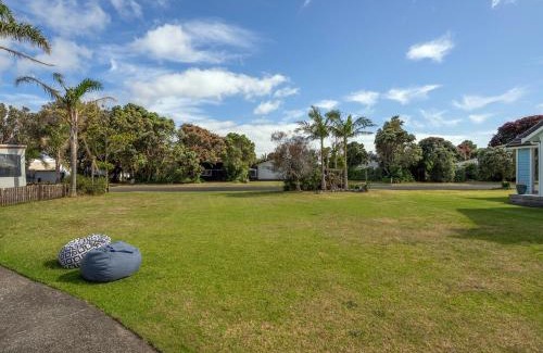 Matarangi House | Barefoot Daze - Matarangi Holiday Home
