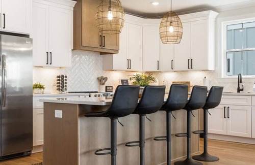 Winchester House | Barefoot Dreams w/Flat Lot, Pool, Paddleboards