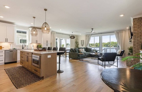 Winchester House | Barefoot Dreams w/Flat Lot, Pool, Paddleboards