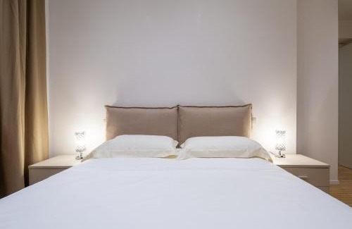 Duomo Apartment | Bargello Modern by Mmega