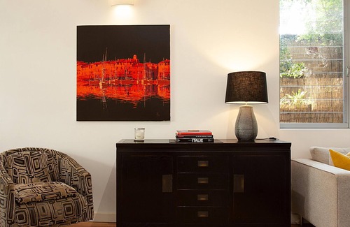 Randwick House | Barker's Charm - Randwick (IH) - Modern, spacious interior in a leafy suburb close to schools and shops.