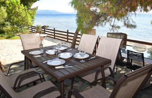 Metamorfosi House | Barlee Beach Front House, Metamorfosi