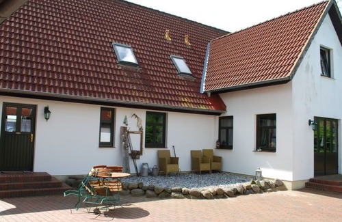 Dargun Apartment | Barlin Apartment, Sleeps 4 with Pool and WiFi