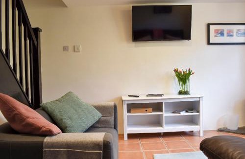 Tiverton House | Barn Court Cottage