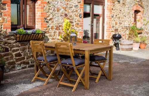 Broadwoodkelly House | Barn on a Farm in the Heart of Rural Devon