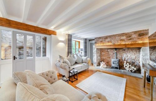 Brampton House | Barn On The Wall
