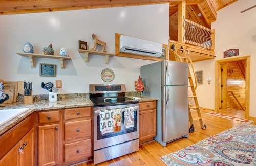 Huber Apartment | Barn-Style Georgia Vacation Rental - Pet Friendly!