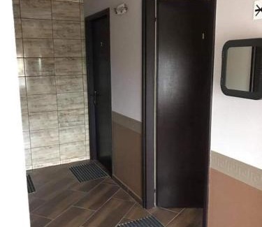 Korostetetlen House | Barna Bár Motel&Apartman