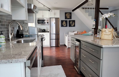 Plymouth House | BarnTides - Plymouth Long Beach