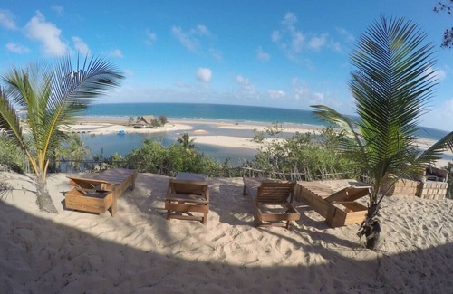 Inhambane House | Barra Beach - Stunning sea view, charming beach house - 4x4