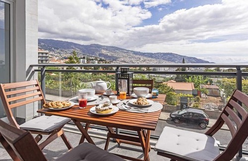 Sao Martinho Apartment | Barreiros I by Travel to Madeira