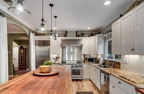 Healdsburg House | Barrel House--Located in the Heart of Dry Creek Valley!