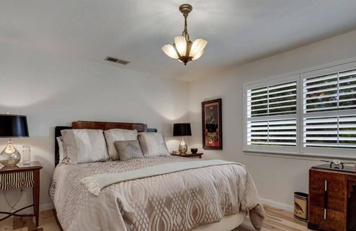 Healdsburg House | Barrel House--Located in the Heart of Dry Creek Valley!