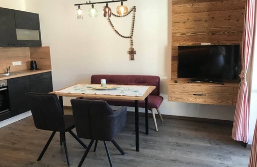 Wegscheid Apartment | Barrierefreie 70qm Ferienwohnung mit Terrasse und Balkon