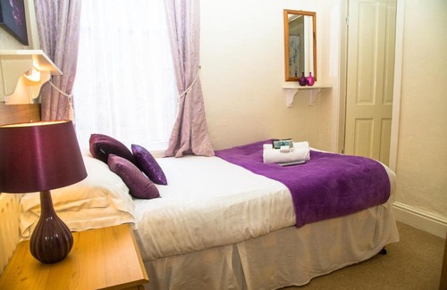 Blackpool Town Center Bed & Breakfast | Barrons Hotel