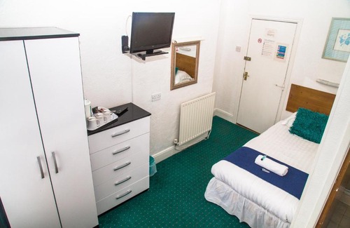 Blackpool Town Center Bed & Breakfast | Barrons Hotel