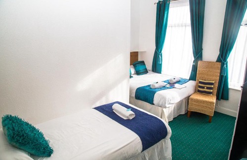 Blackpool Town Center Bed & Breakfast | Barrons Hotel
