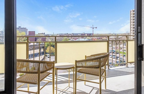 Fort Wayne Apartment | Barsala l 1BD, Professionally managed and cleaned with stylish kitchen