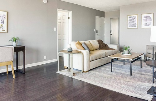 Fort Wayne Apartment | Barsala l 1BD, Professionally managed and cleaned with stylish kitchen