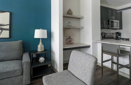 Northside Apartment | Barsala l Modern 1BD in Houston’s East Downtown District