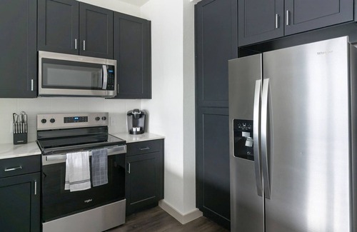 Northside Apartment | Barsala l Modern 1BD in Houston’s East Downtown District
