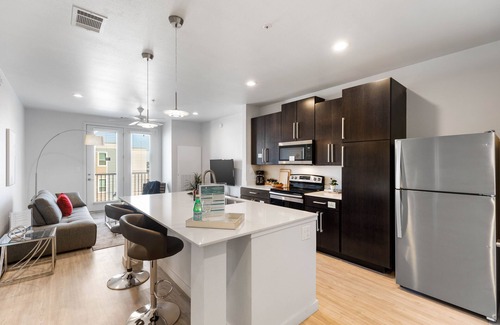 Midland Apartment | Barsala l Spacious 1BD with Coworking Spaces