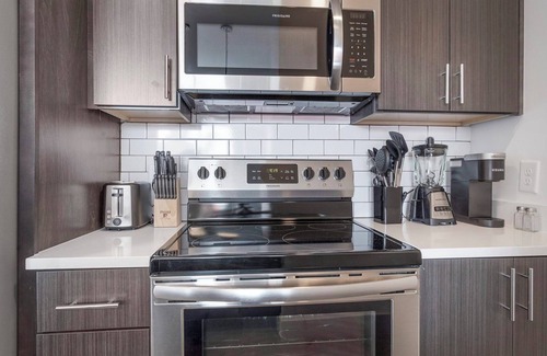 Richmond Apartment | Barsala l Spacious 2BD with fitness center & sparkling pool