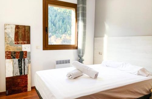 Arinsal Apartment | Barthe Holidays I Apartamento Moderno en Arinsal 5PAX I Ideal grupo o familia, Parking, Pet friendly I Estanyo