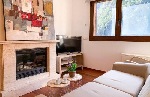 Arinsal Apartment | Barthe Holidays I Apartamento Moderno en Arinsal 5PAX I Ideal grupo o familia, Parking, Pet friendly I Estanyo