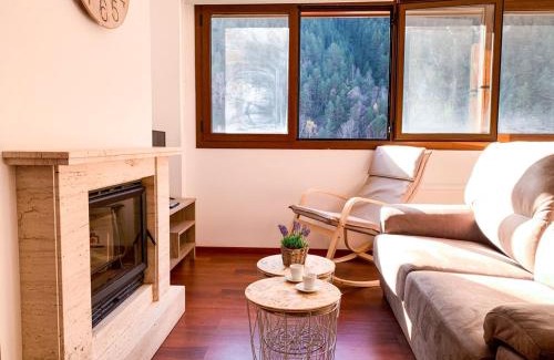 Arinsal Apartment | Barthe Holidays I Apartamento Moderno en Arinsal 5PAX I Ideal grupo o familia, Parking, Pet friendly I Estanyo