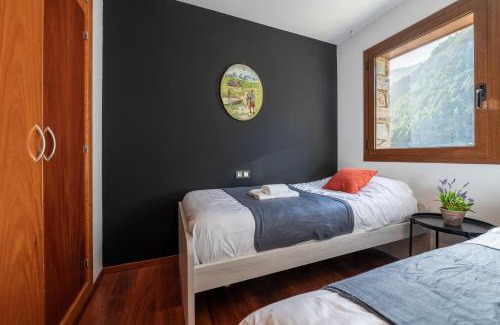Arinsal Apartment | Barthe Holidays I Apartamento moderno en Arinsal 4PAX I Confort, Vistas, Parking, Pet friendly I Pic Negre