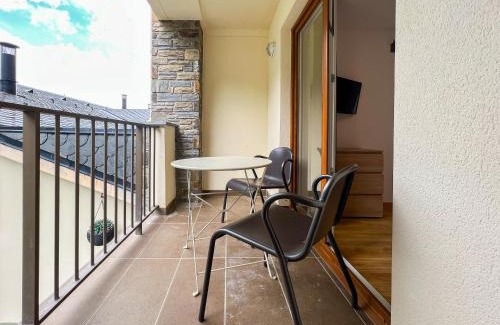 Arinsal Apartment | Barthe Holidays I Apartamento con encanto en Arinsal 6PAX a pie de pistas I Balcón con vistas y parking I Milu
