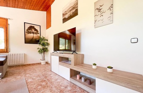 Pal Apartment | Barthe Holidays I Gran apartamento en el pueblo de Pal 8PAX I Terraza, Vistas al valle, Ideal para familias o grupo, Pet friendly I Rider