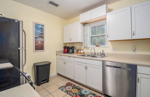 Bartow House | Bartow Oaks Oasis - Close to Downtown - Sleeps 7!