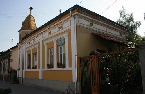 Negotin House | Base for Adventurers - Urban Guerrilla