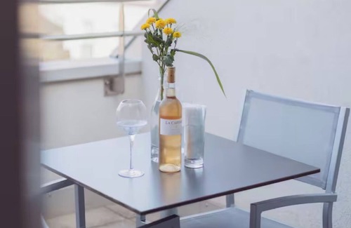 Nyon Apartment | Base Standard